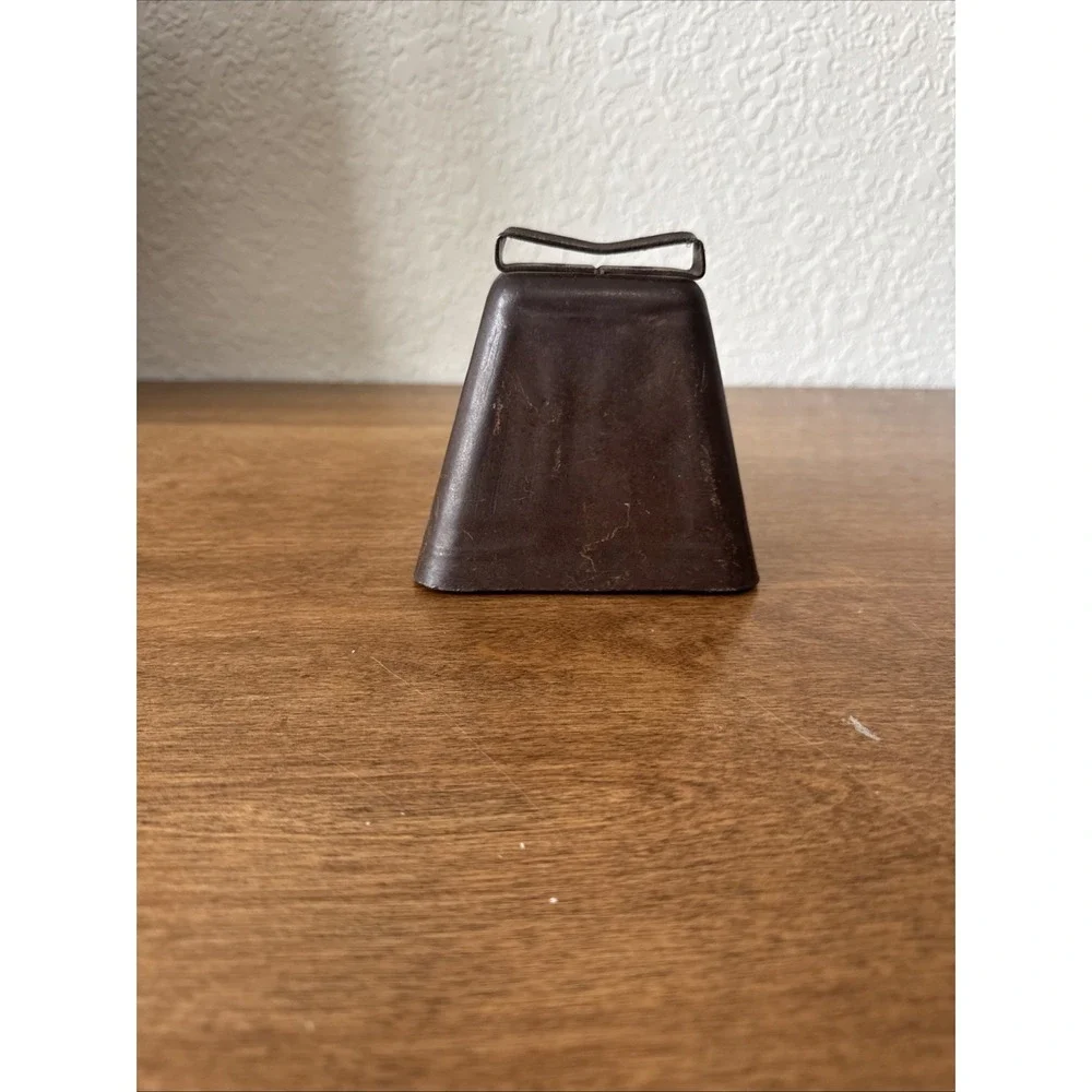 Vintage Primitive Copper Metal Cow Bell With Clapper Rustic Farmhouse Western